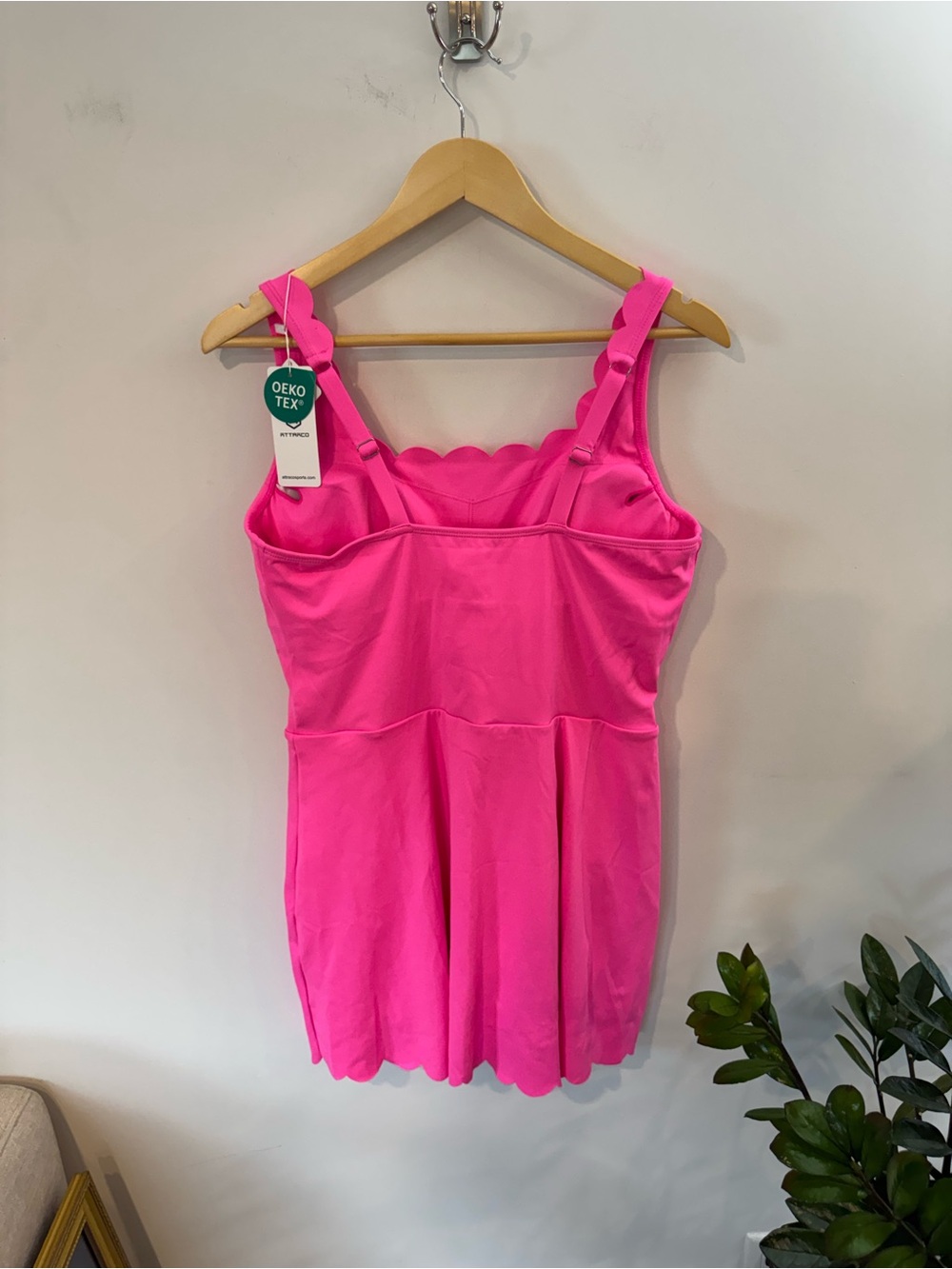 Attraco Women's Scalloped Side Slit Activewear Dress, Neon Pink, Sz L, NWT - Picture 6 of 13